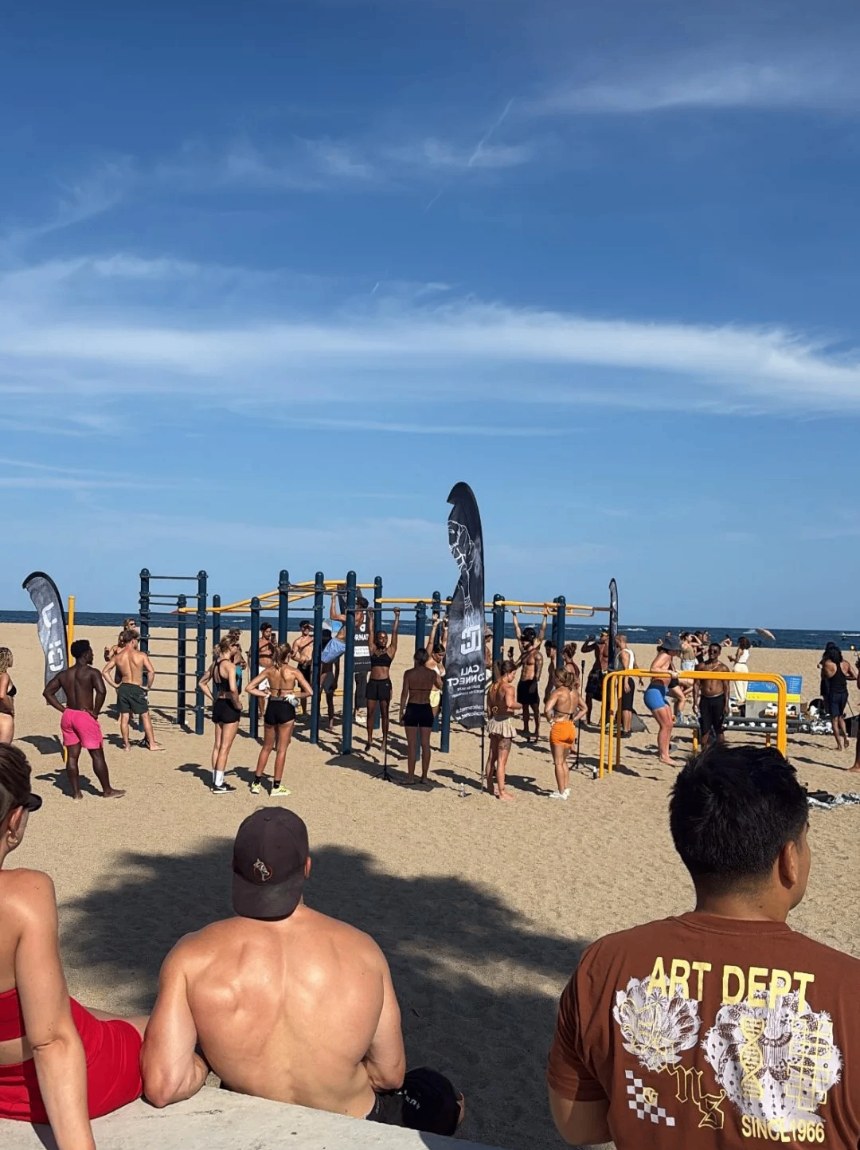 Large group training together at the Endurance BCN international meet up in Barcelona