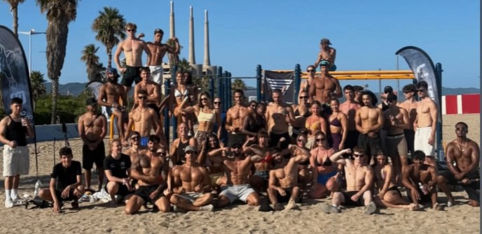 Endurance BCN international calisthenics meet up group photo on Barceloneta beach